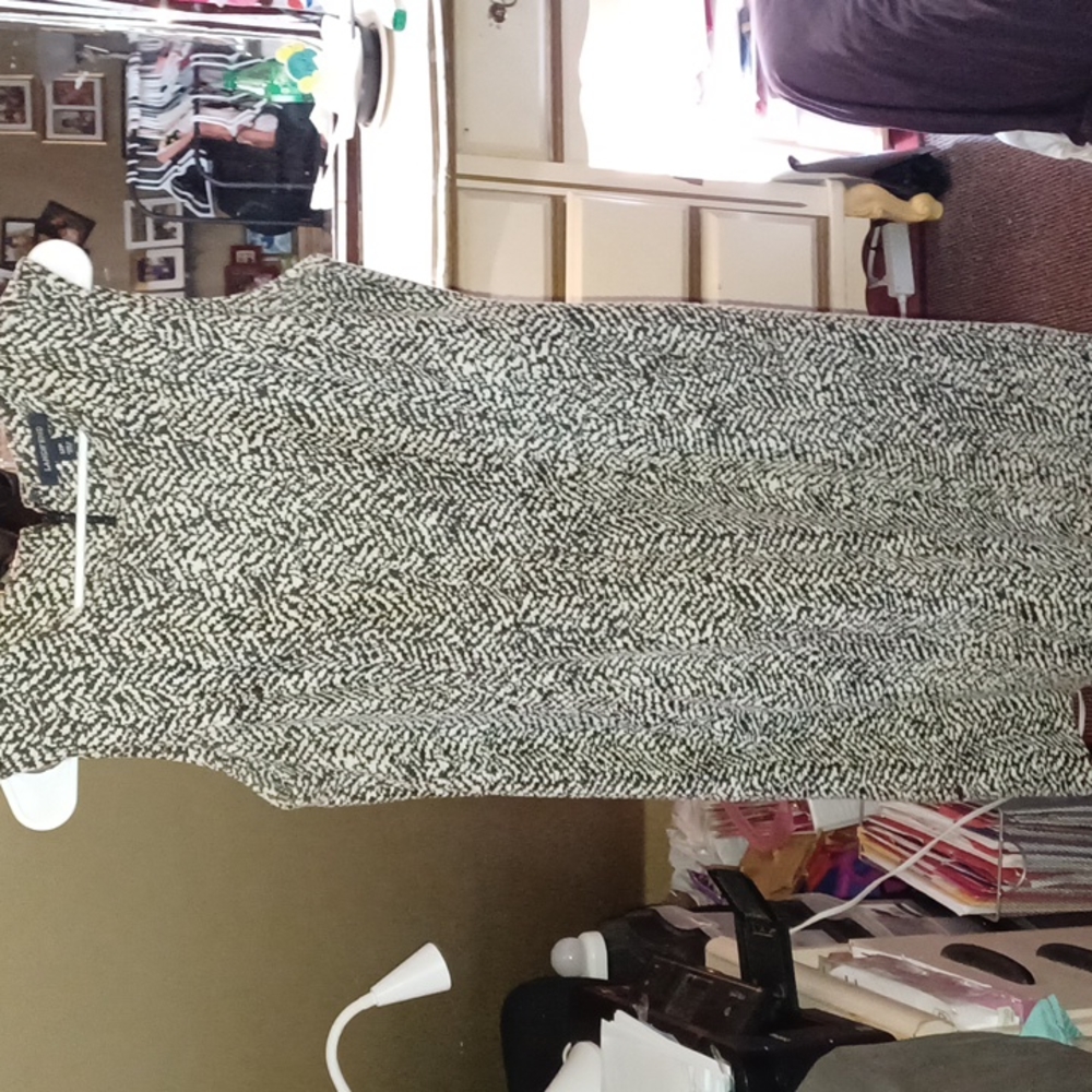 Pocketed sleeveless dress